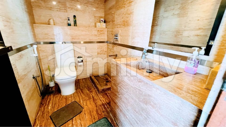12th Floor 2400 Sqft Semi-Furnished Corporate Space with Marble Flooring for Rent at Banani - 2