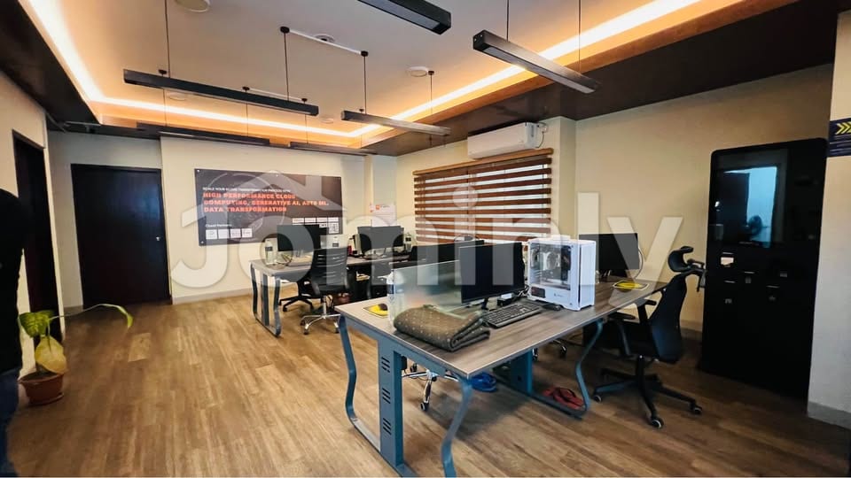3rd Floor 2300 Sqft Semi-Furnished Corporate Office Space for Rent at Banani - 4