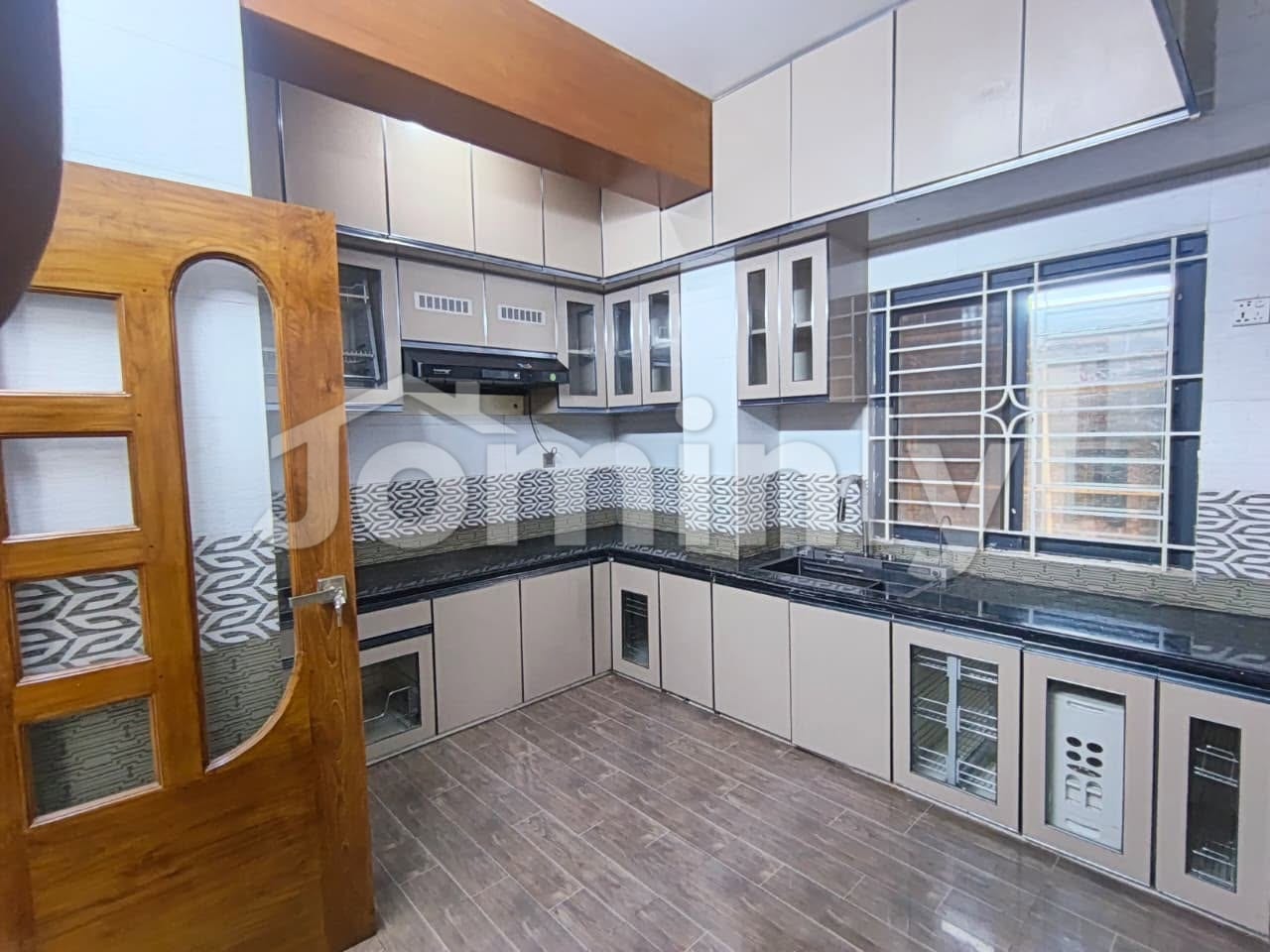 3000 Sqft 5-Bedroom South-Facing Luxury Duplex Apartment for Rent at Bashundhara R/A - 3