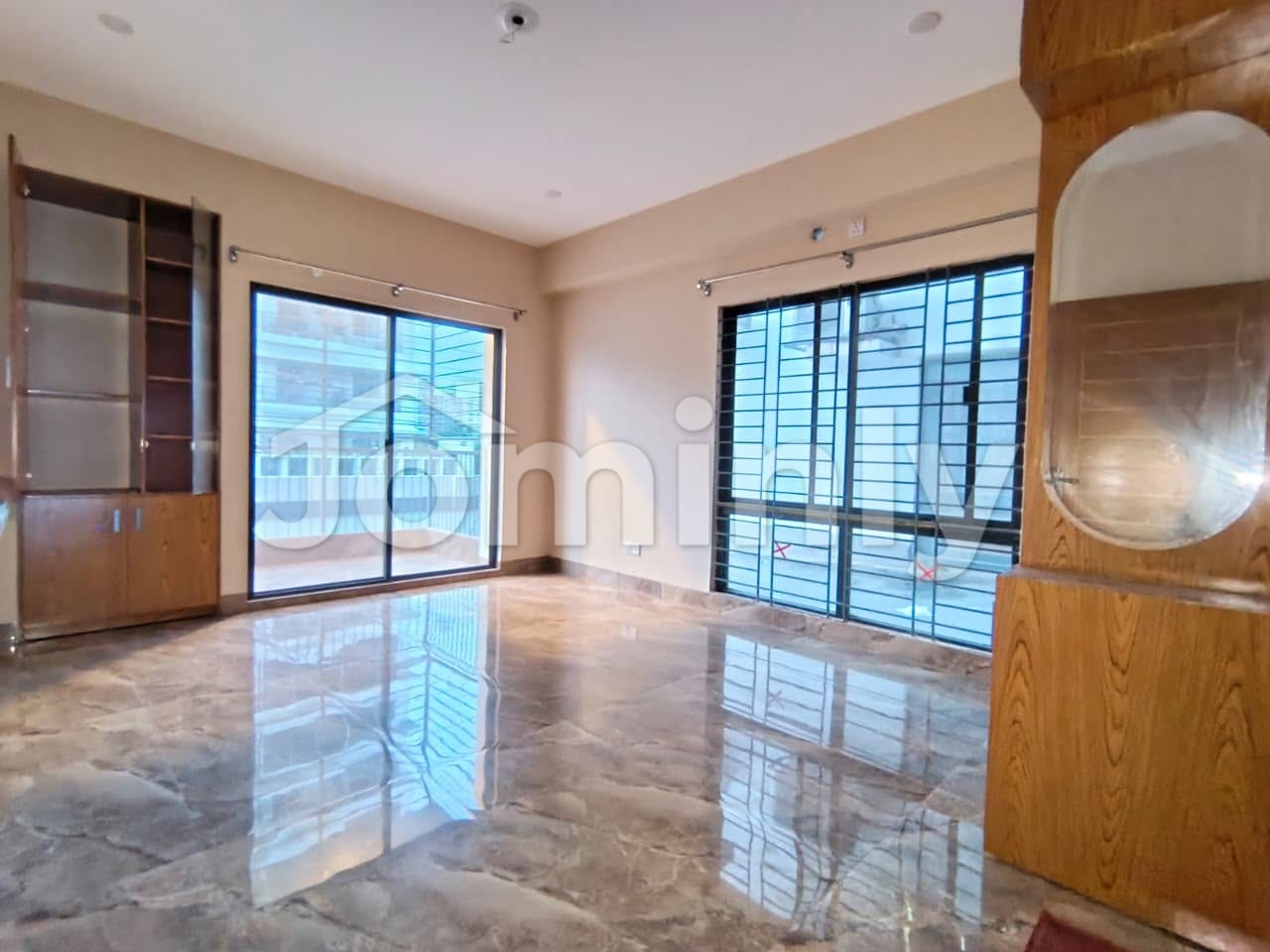 1st Floor 2300 Sqft South-Facing Semi-Furnished Apartment with Servant Washroom for Rent at Bashundhara R/A