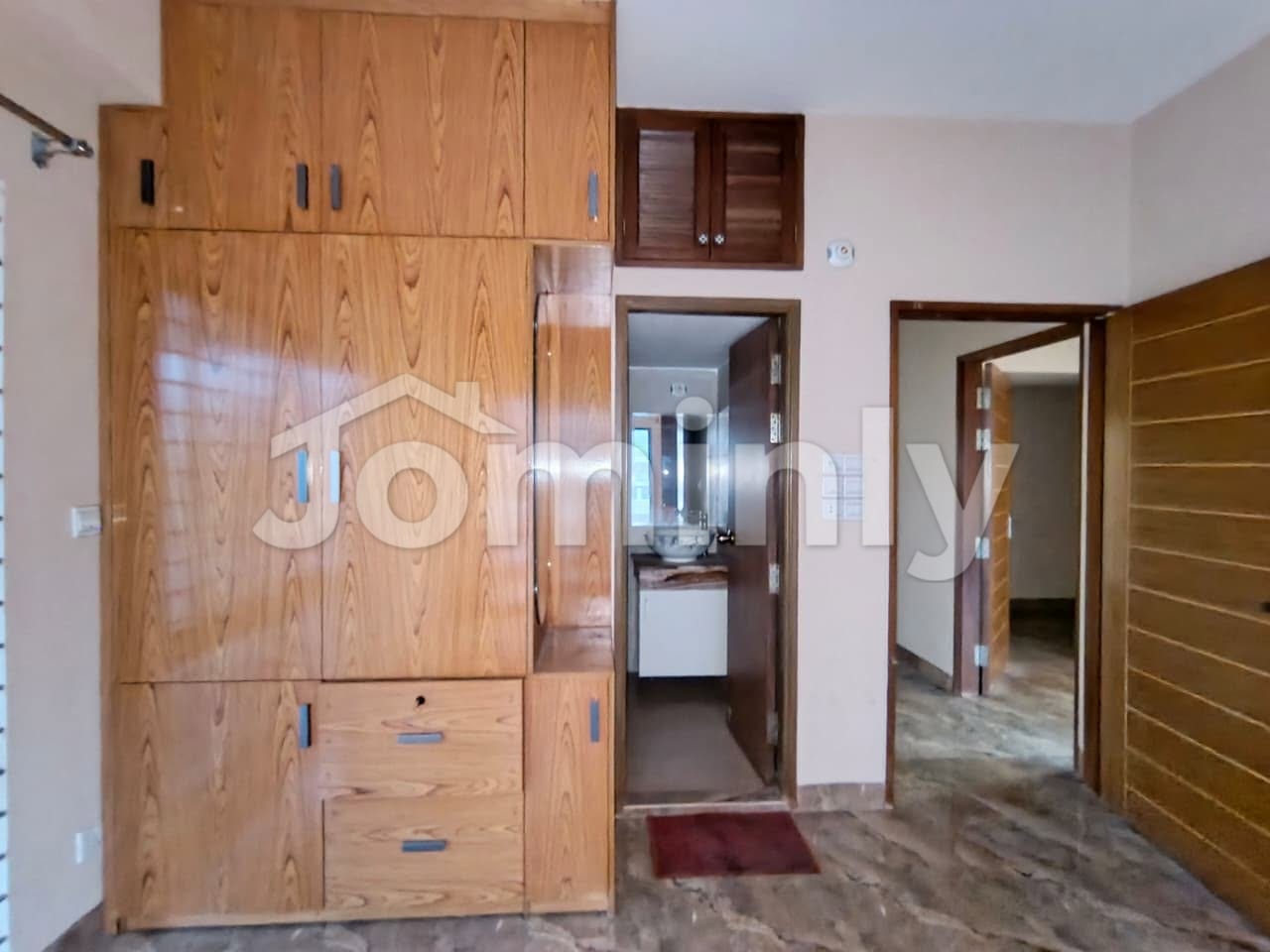 1st Floor 2300 Sqft South-Facing Semi-Furnished Apartment with Servant Washroom for Rent at Bashundhara R/A - 5