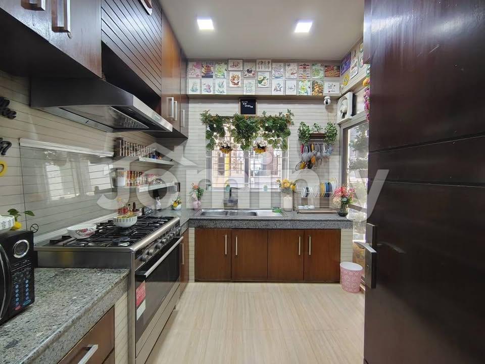 Luxury 3,327 Sq. Ft. Apartment for Sale at Road-140, Gulshan-1 - 4