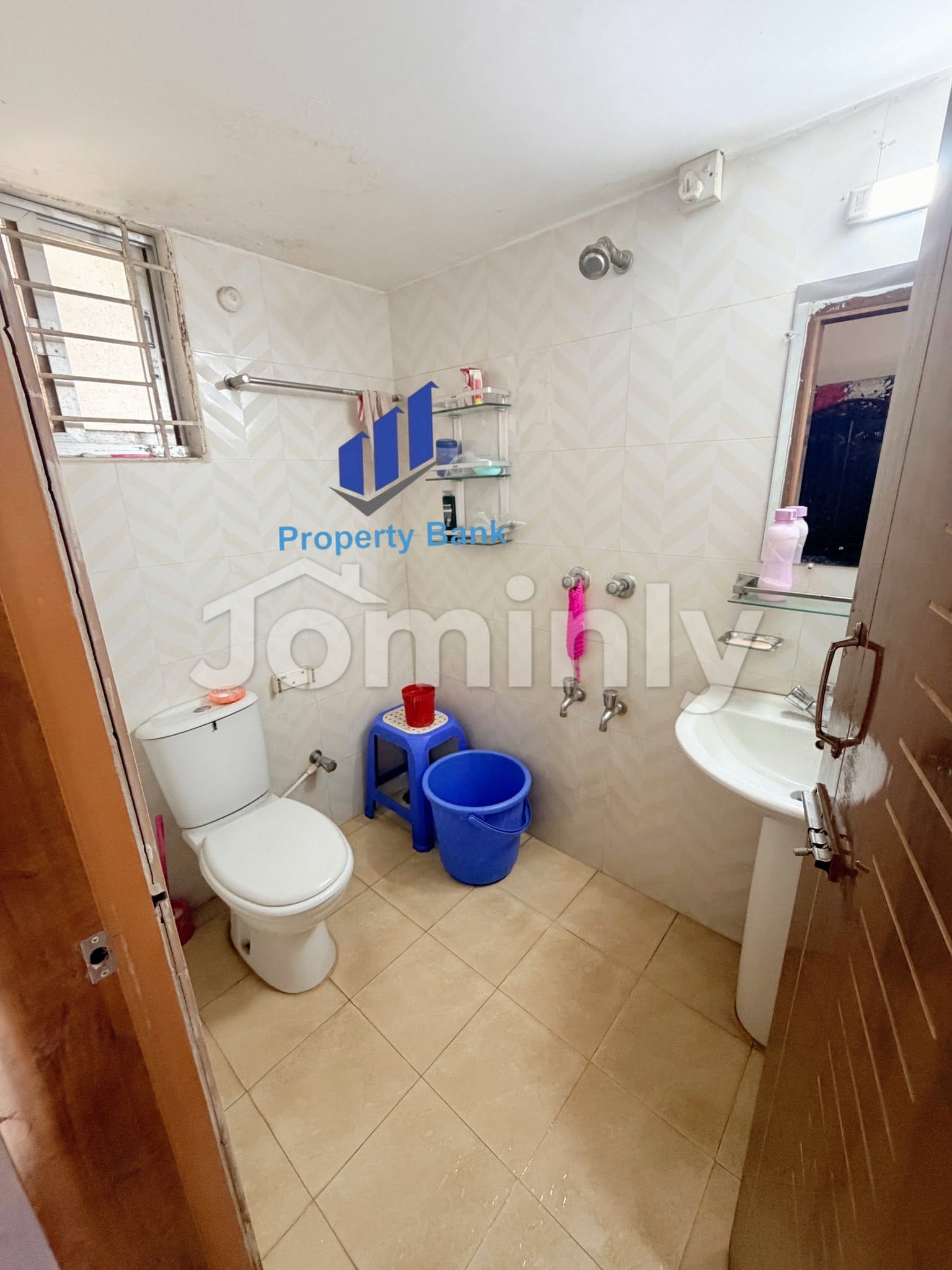 Premium 1,302 Sq. Ft. 3-Bedroom Apartment with Titas Gas for Sale in Nordda, Gulshan - 4