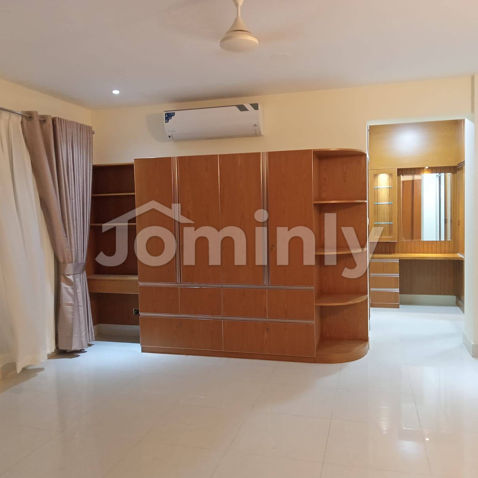 10th Floor 5100 SQFT Luxurious Semi-Furnished South-Facing Apartment for Rent at North Gulshan - 4