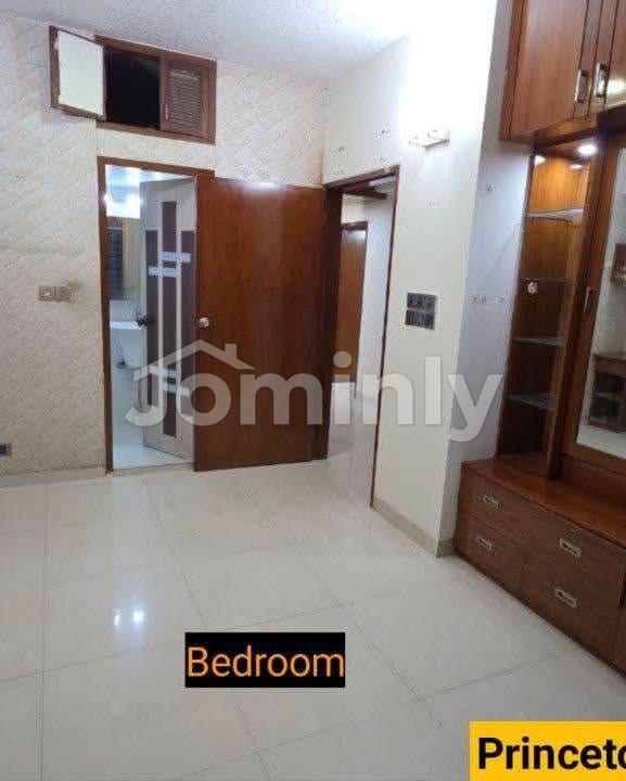 Luxury 2,990 Sq. Ft. 4-Bedroom Apartment with Titas Gas for Sale on Green Road, Dhaka - 2