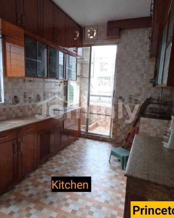 Luxury 2,990 Sq. Ft. 4-Bedroom Apartment with Titas Gas for Sale on Green Road, Dhaka - 3