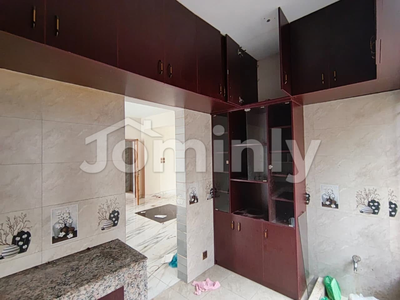 5th Floor 1662 SQFT South-Facing 3-Bedroom Family Apartment for Rent at Bashundhara R/A - 4