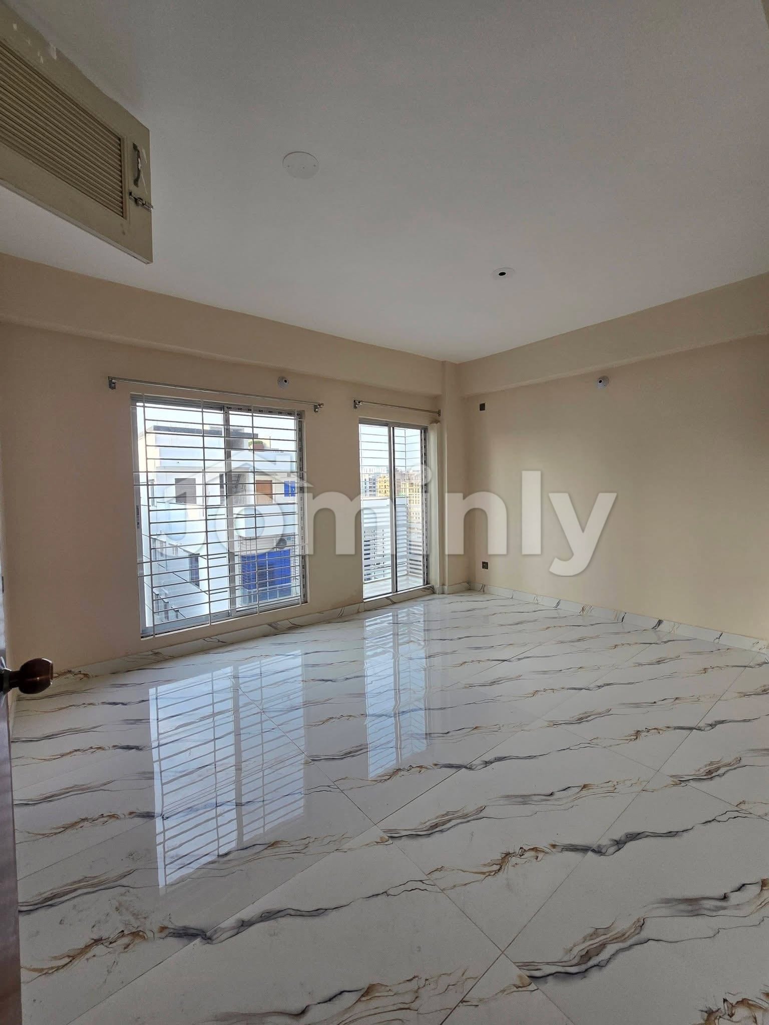 8th Floor 2000 SQFT Brand New 4-Bedroom Family Apartment for Rent at Bashundhara R/A - 4