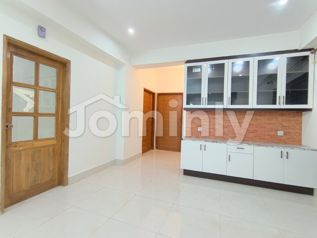 4th Floor 2300 SQFT South-Facing 3-Bedroom Semi-Furnished Premium Apartment with Servant Suite for Rent at Bashundhara R/A - 5