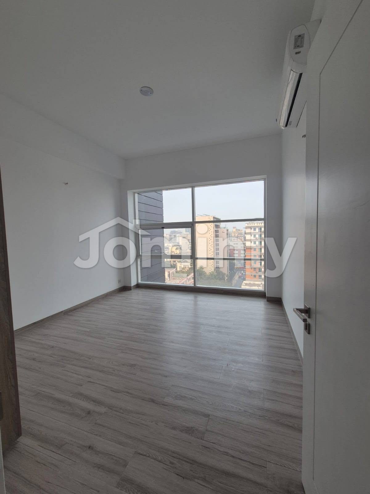 7th Floor 3550 SQFT Brand New Luxury 4-Bedroom Apartment with Pool & Gym for Rent at Gulshan 2 - 3