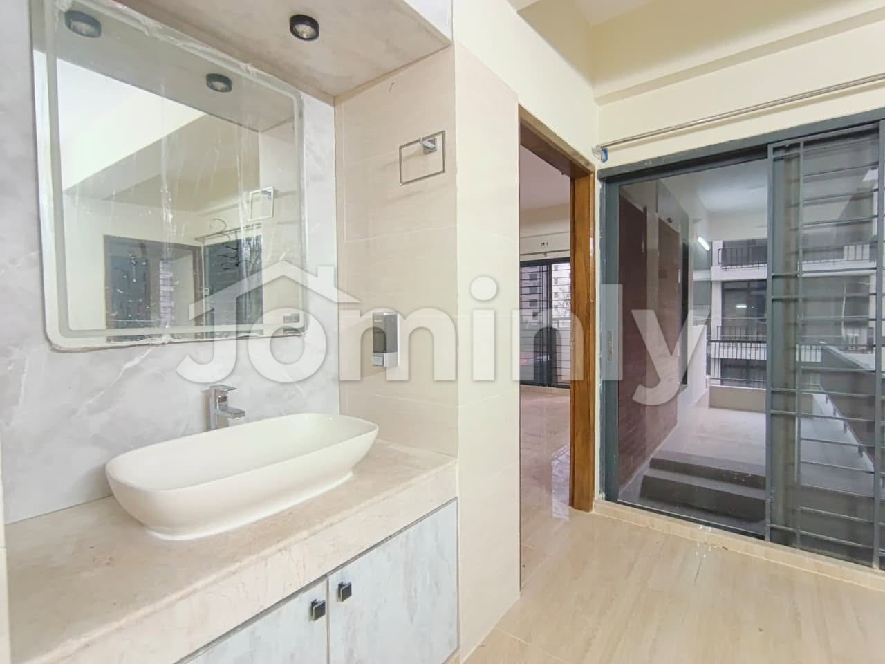 2000 SQFT Brand New Luxury Apartment for Rent | Bashundhara R/A | 5th Floor | South-Facing | 4-Bedroom - 5
