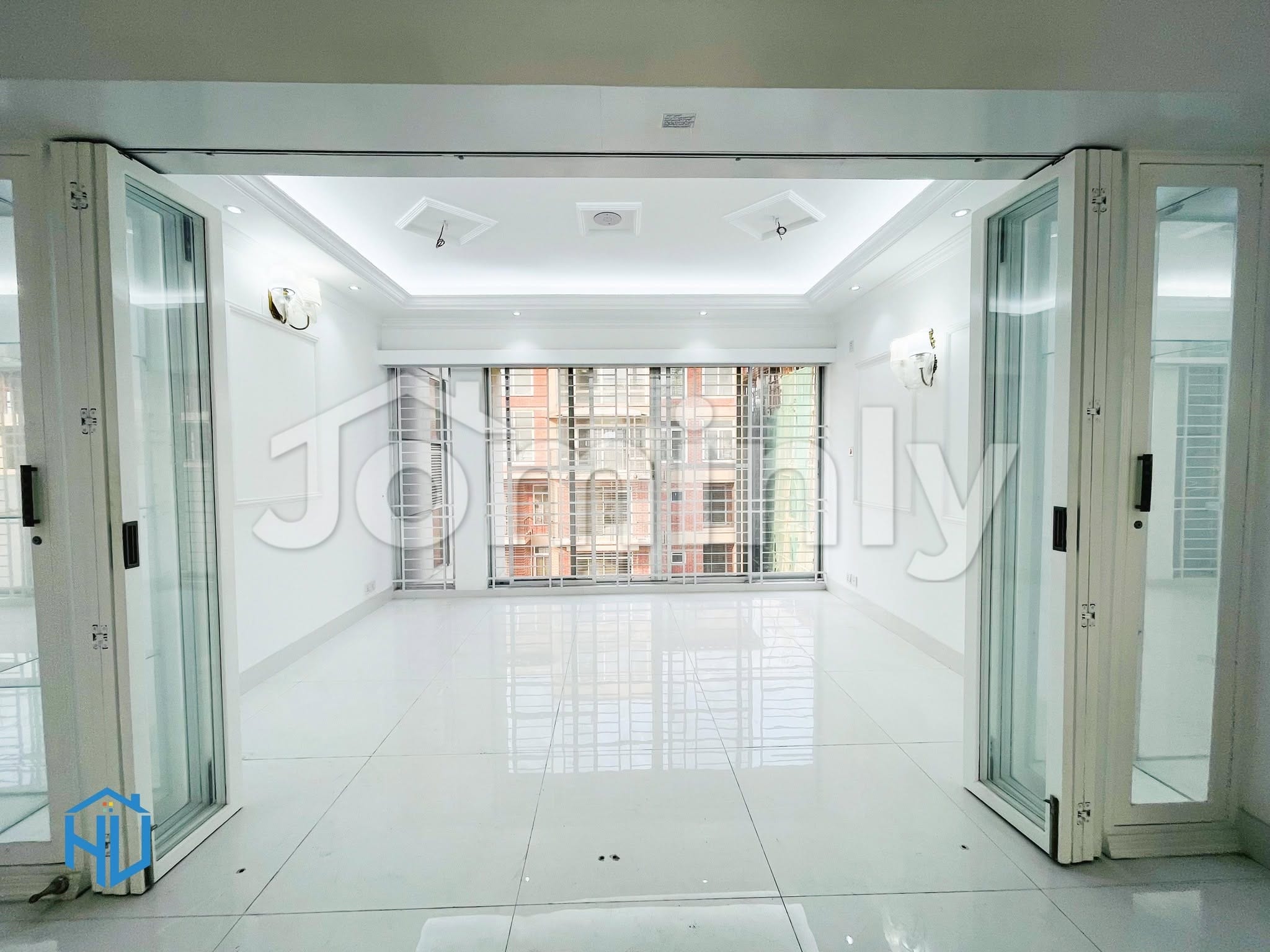 1950 SQFT Luxury Semi-Furnished Apartment for Rent | Bashundhara R/A | 4th Floor | North-Facing | 3-Bedroom