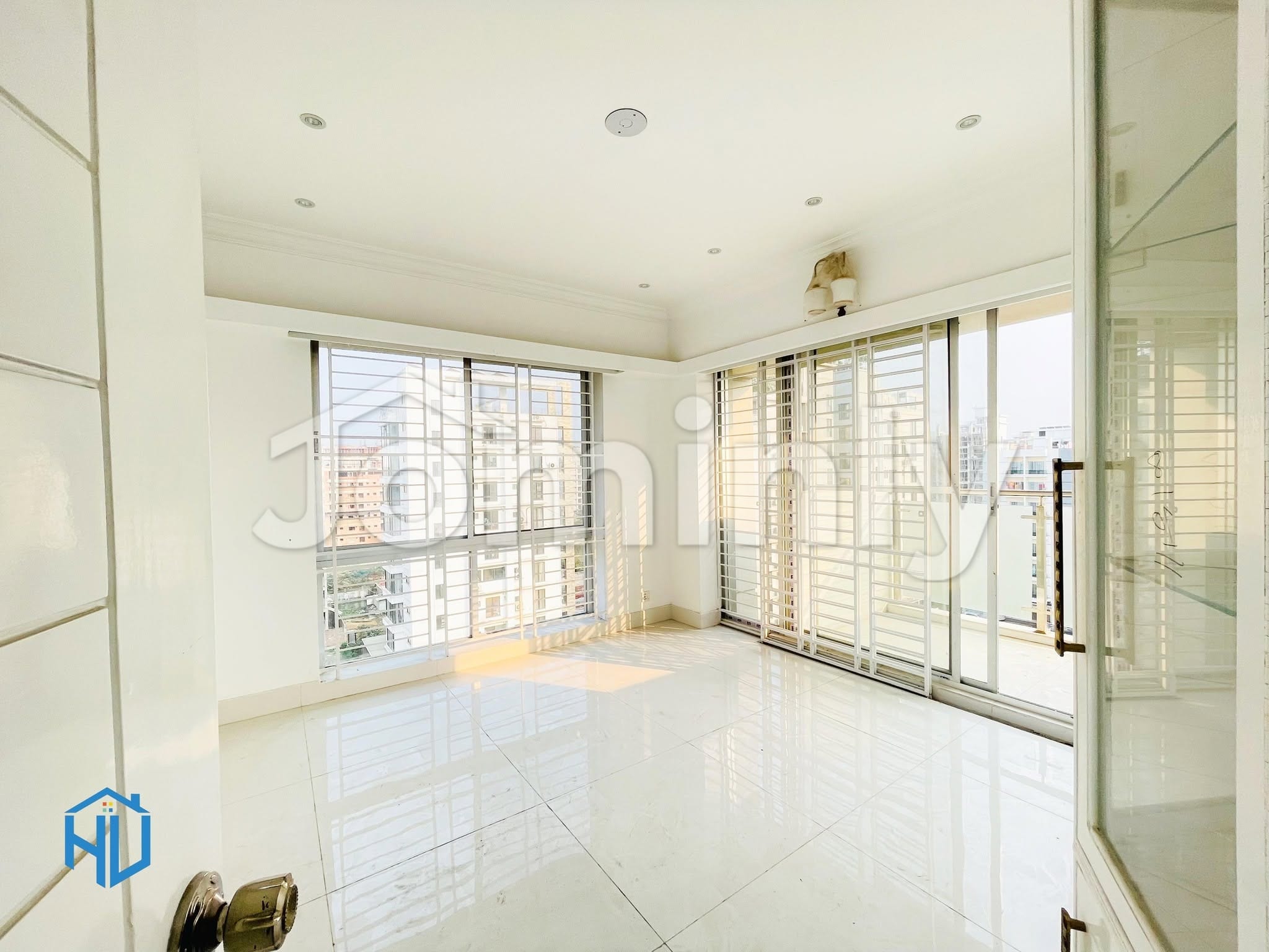 1950 SQFT Luxury Semi-Furnished Apartment for Rent | Bashundhara R/A | 4th Floor | North-Facing | 3-Bedroom - 4