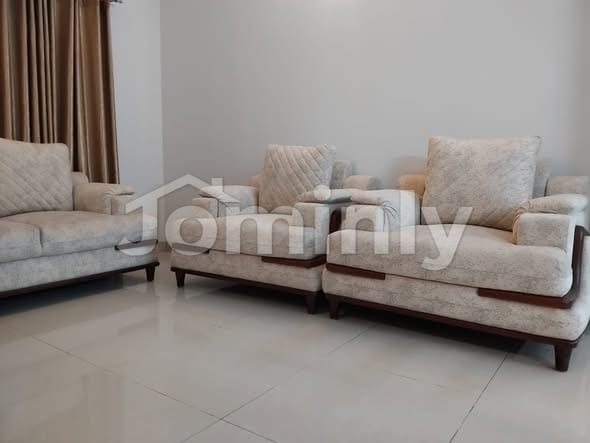 2150 SQFT Fully Furnished Luxury Apartment for Rent | Bashundhara R/A | 6th Floor | South-Facing | 3-Bedroom (With Servant Suite)