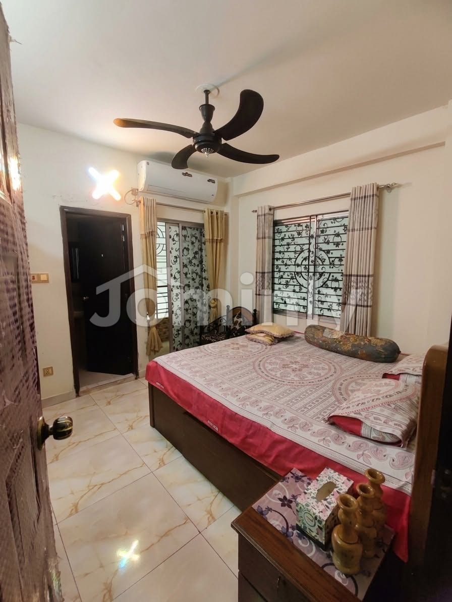 Premium 1,553 Sq. Ft. 3-Bedroom Apartment with Parking for Sale in Banasree, Block-E - 3