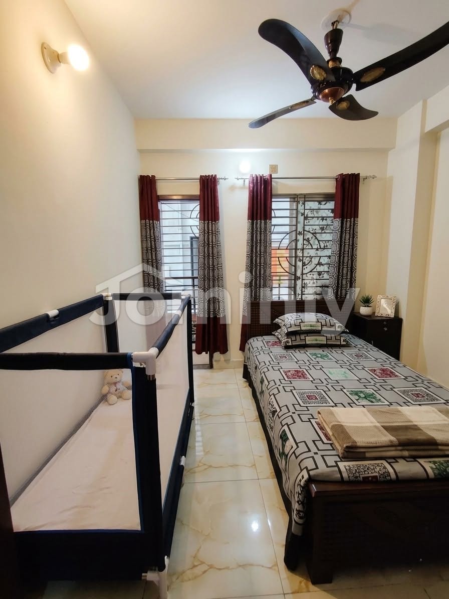Premium 1,553 Sq. Ft. 3-Bedroom Apartment with Parking for Sale in Banasree, Block-E - 4