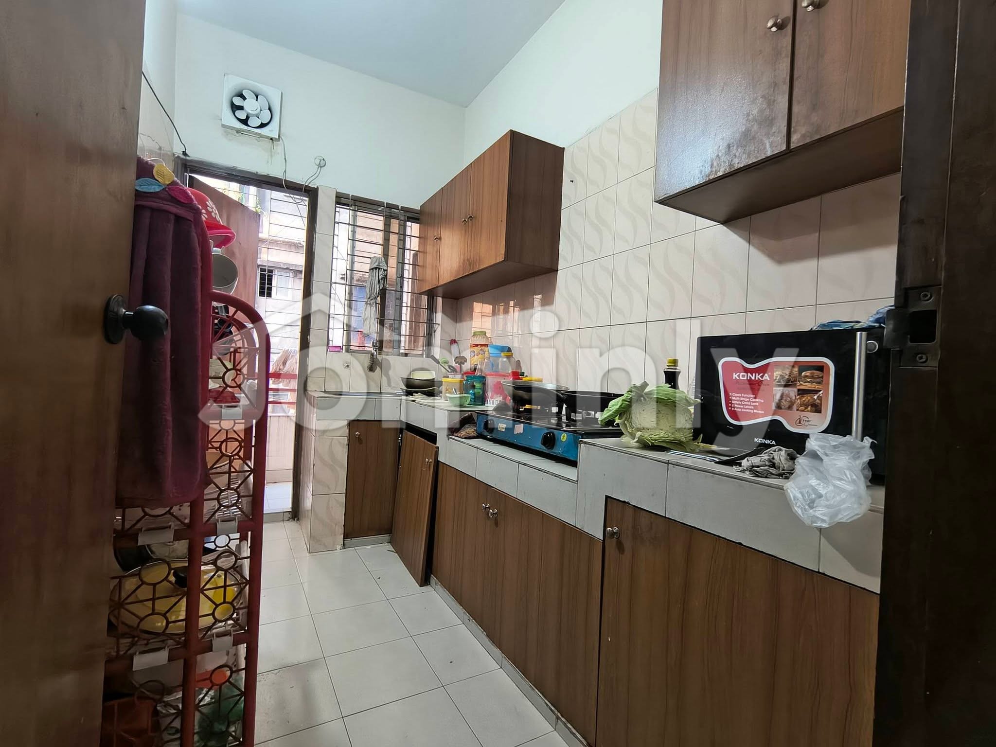 1375 SQFT Used Flat for Sale on 1st Floor | Mirpur Shah Ali Bagh near Main Road | 3 Beds, 4 Baths & 3 Balconies | West Facing with Titas Gas & 2 Lifts - 5