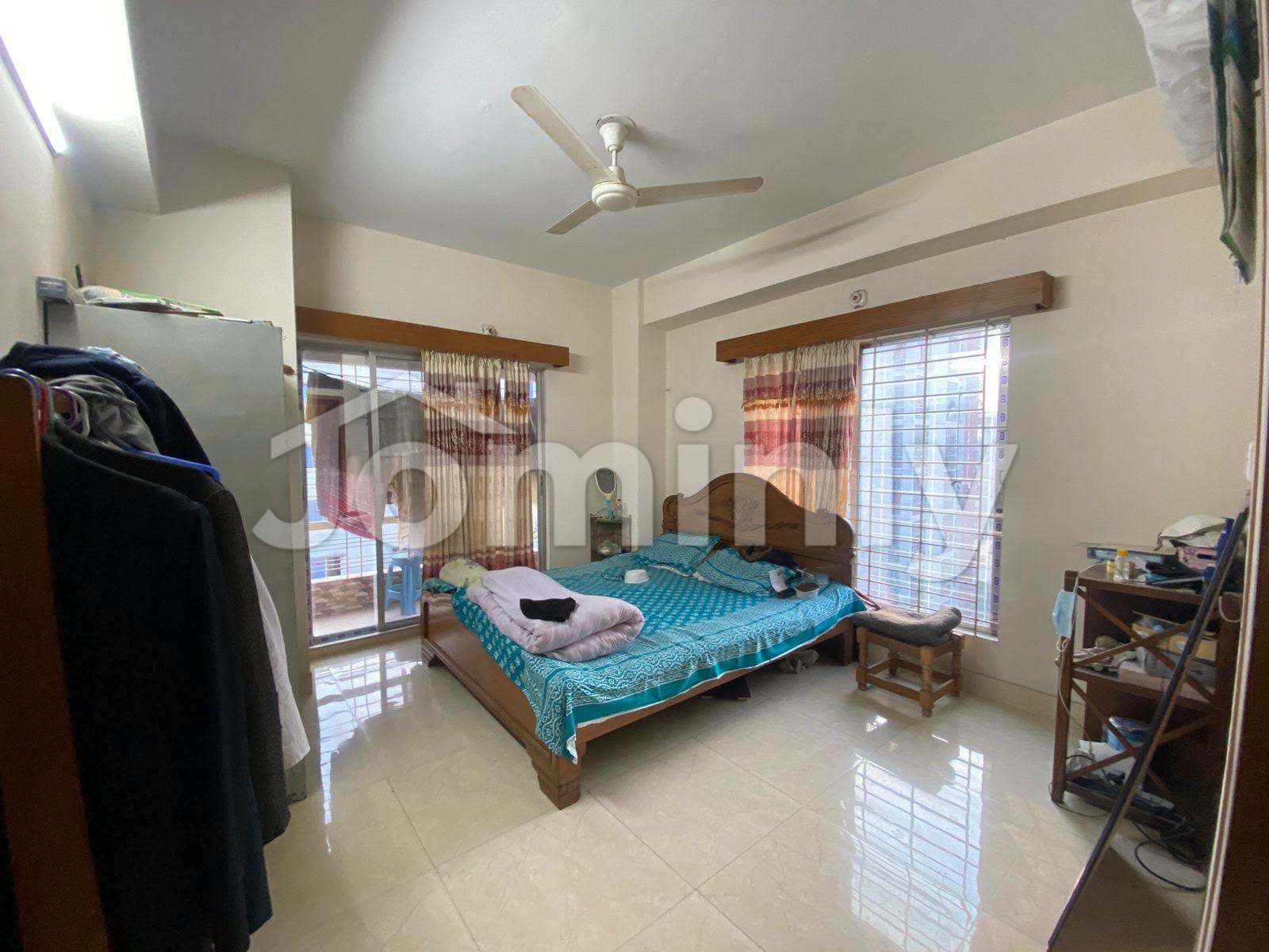 1400 SQFT South-Facing Apartment for Sale | Mohammadpur Future Town | 8th Floor (G+9 Building) | 4 Beds, 3 Baths & 3 Balconies | 2 Units Per Floor with Lift - 5