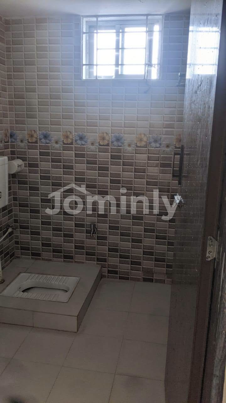 1350 SQFT 3-Bedroom Budget-Friendly Apartment for Sale | 1st & 5th Floor (G+7) | Swapnadhara Housing, Mohammadpur | North Facing with Lift & 1 Car Parking - 4