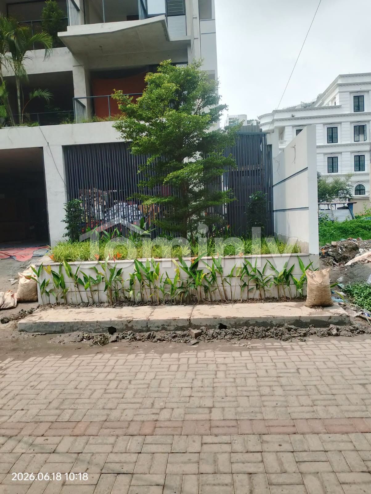 2050 SQFT Premium Ready (Almost) Semi Fair Face Single-Unit Apartment for Sale | 2nd Floor (Salable Only) | Block D, Bashundhara R/A | 4 Beds, 4 Baths & 3 Balconies - 4