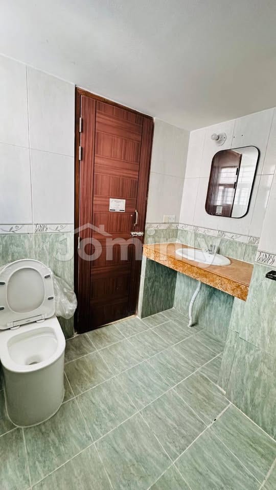 2250 SQFT Magnificent Ready Single-Unit Flat for Sale | Sector 13, Uttara | South-West Corner Facing | - 2
