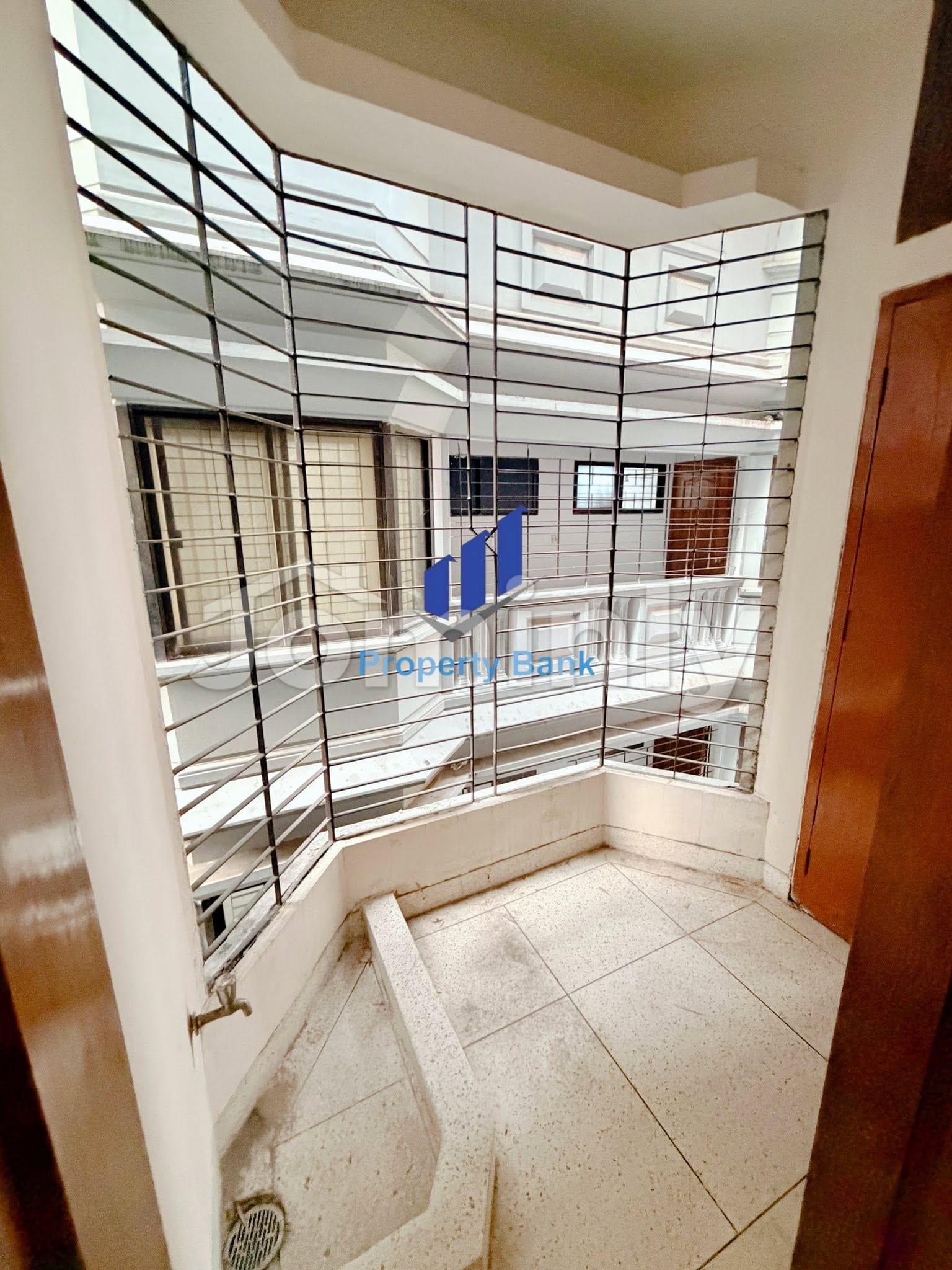 1678 SQFT South-Facing Used Apartment for Sale | 3rd Floor (G+5) | Block K, North Banani | 3 Beds, 4 Baths & 2 Balconies |