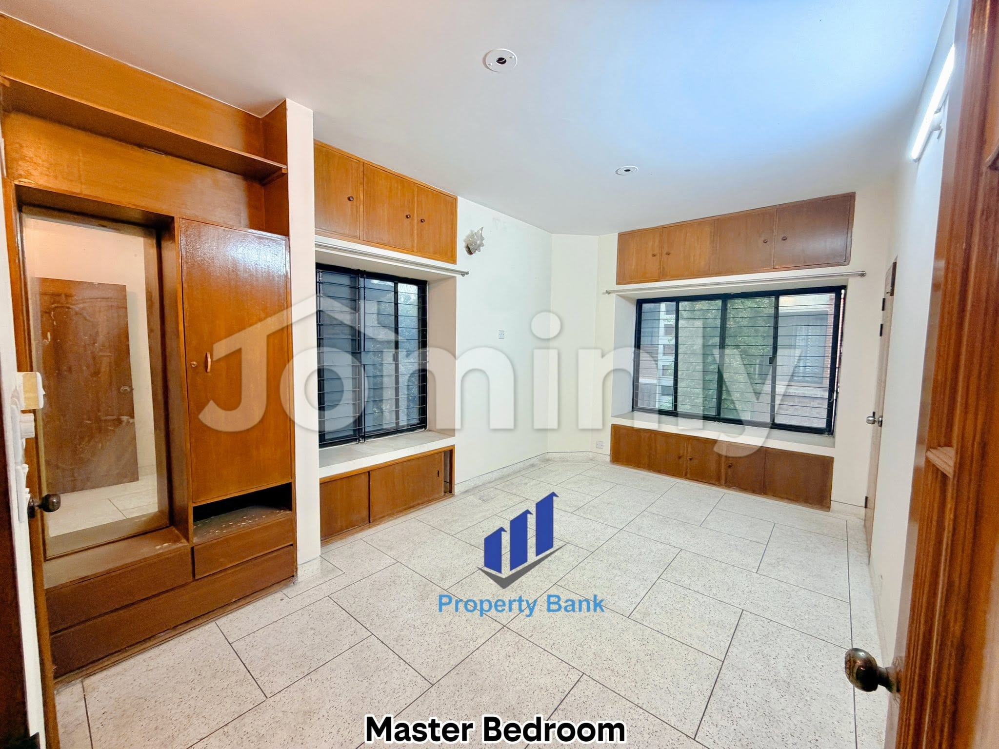 1678 SQFT South-Facing Used Apartment for Sale | 3rd Floor (G+5) | Block K, North Banani | 3 Beds, 4 Baths & 2 Balconies | - 2