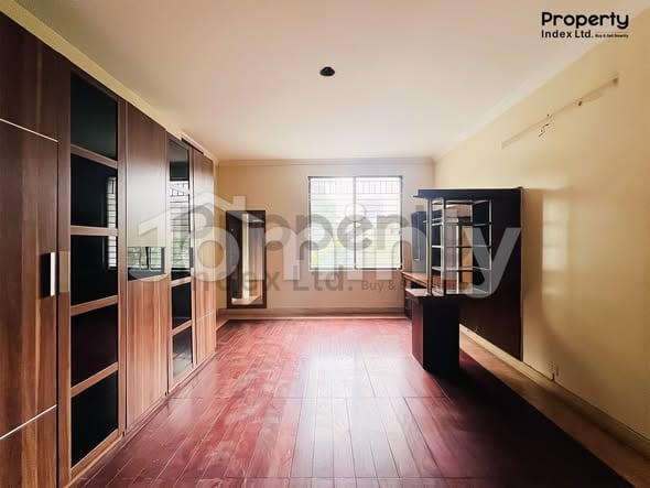 North-Facing Luxury Apartment for Sale in Gulshan-2 | Near North Gulshan Residential Area | 1st Floor with 4 Beds, 5 Baths, Titas Gas, and 2 Parking Spaces - 5