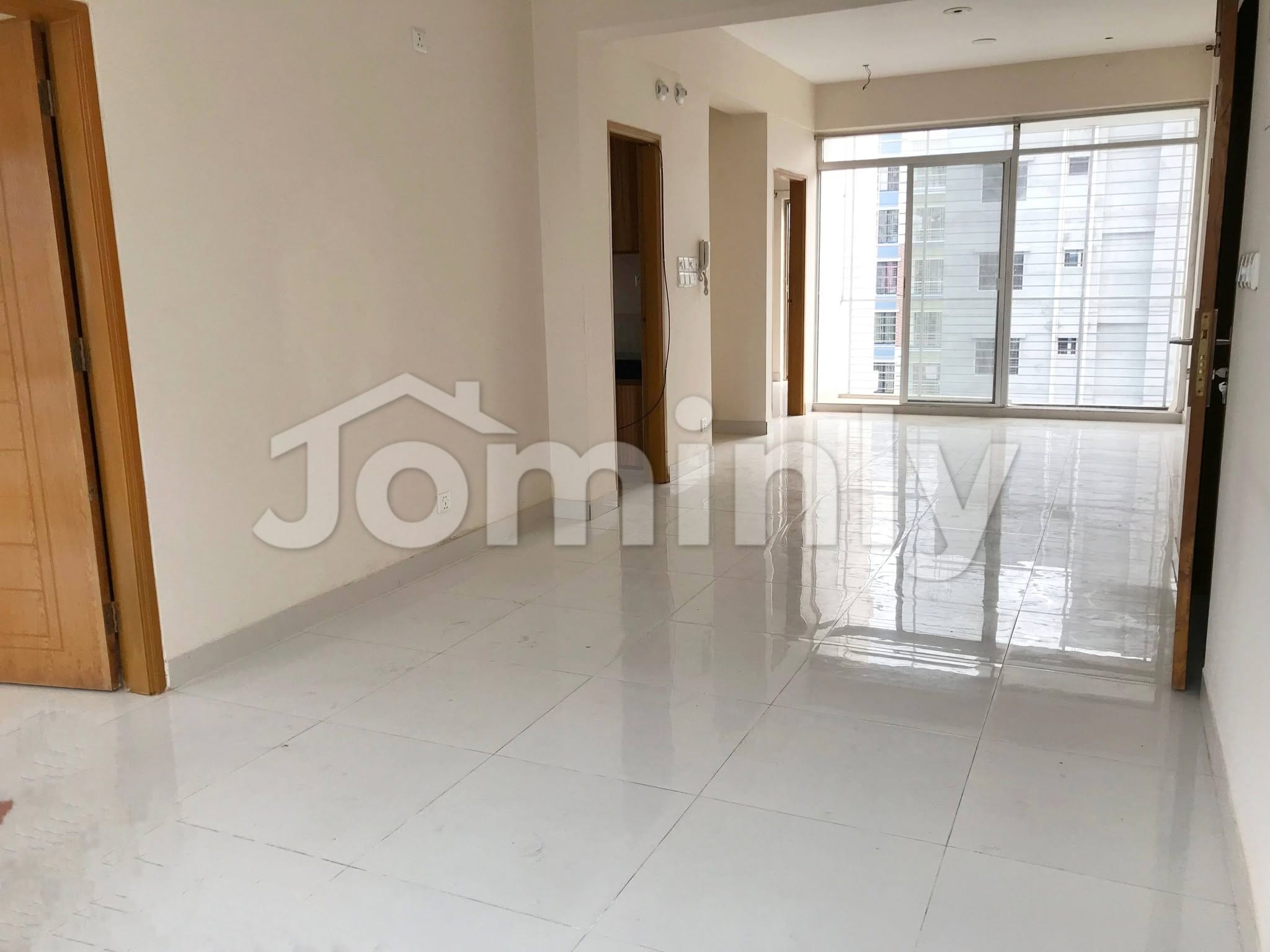 1580 SQ FT South-Facing Single-Unit Ready Apartment for Sale | Bashundhara Block L | 4th Floor (Level-4) with 3 Beds, 4 Baths, Lift, and Generator