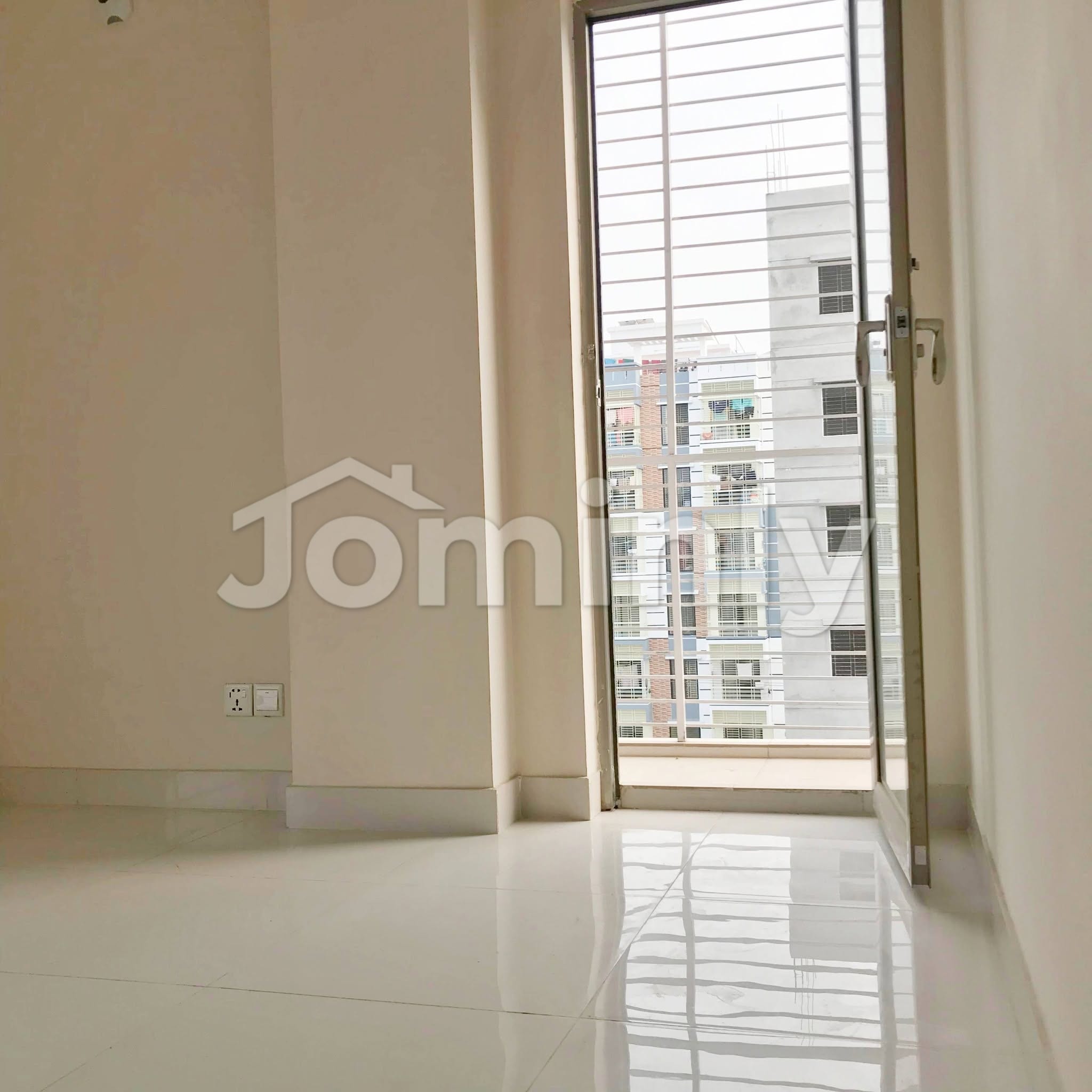 1580 SQ FT South-Facing Single-Unit Ready Apartment for Sale | Bashundhara Block L | 5th Floor (Level-5) with 3 Beds, 4 Baths, Lift, and Generator - 3