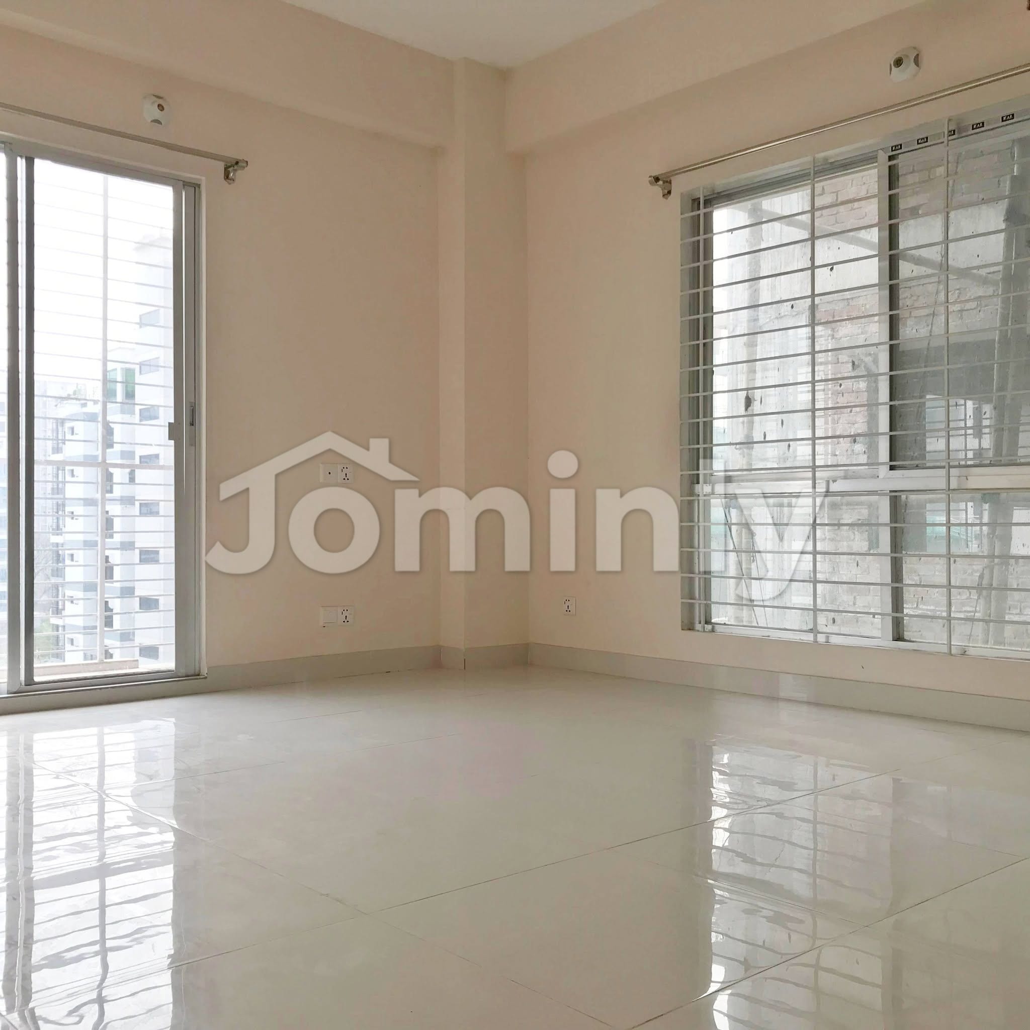 1580 SQ FT South-Facing Single-Unit Ready Apartment for Sale | Bashundhara Block L | 6th Floor (Level-6) with 3 Beds, 4 Baths, Lift, and Generator