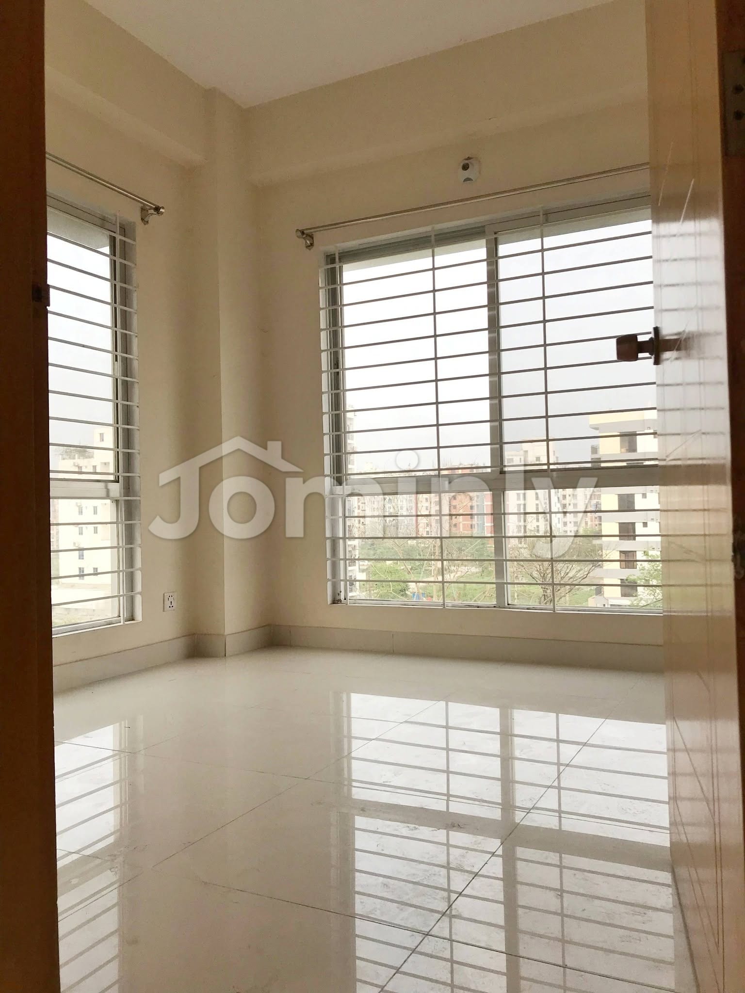 1580 SQ FT South-Facing Single-Unit Ready Apartment for Sale | Bashundhara Block L | 6th Floor (Level-6) with 3 Beds, 4 Baths, Lift, and Generator - 3