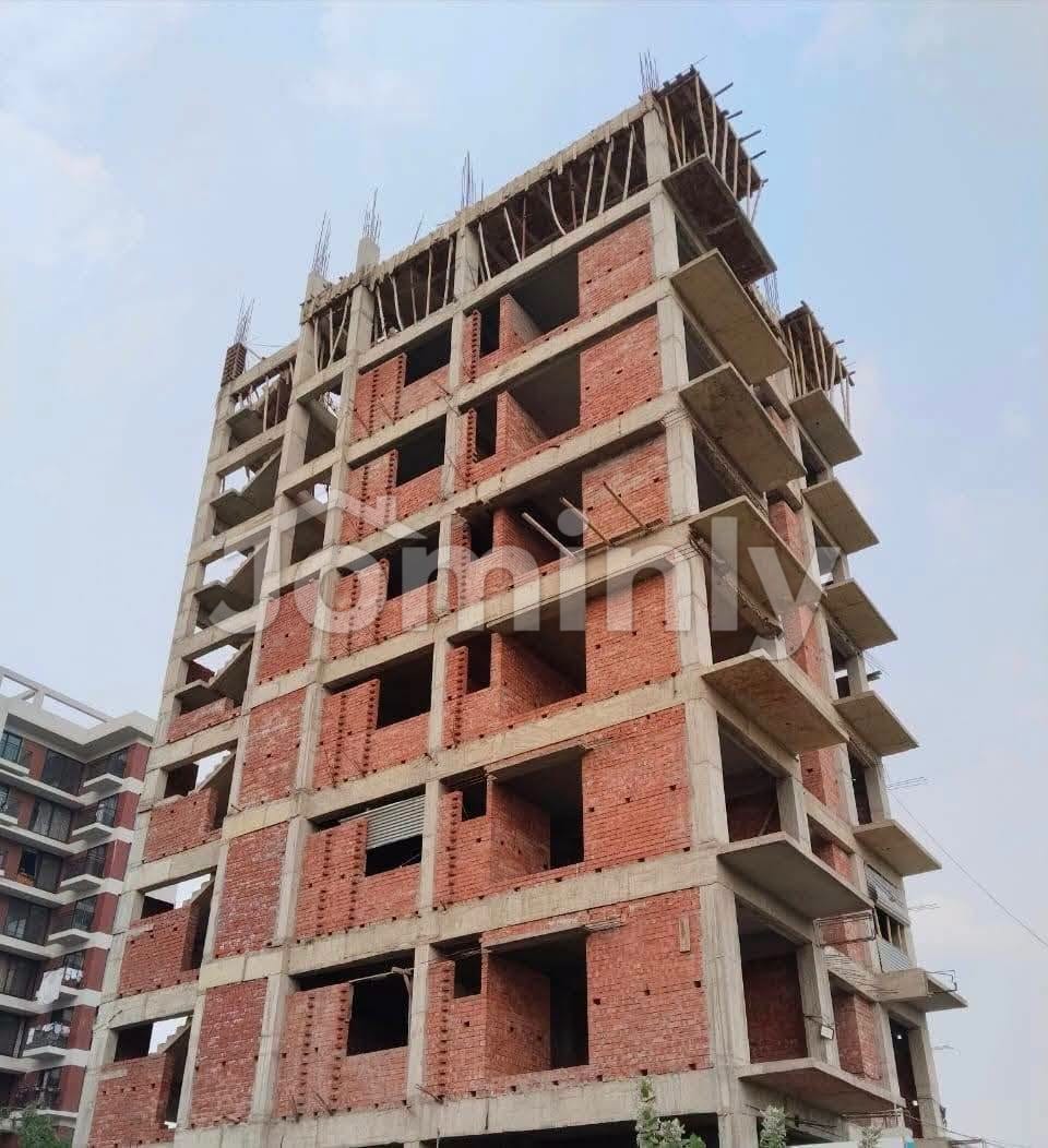 2040 SQ FT South-Facing Luxury Single-Unit Apartment for Sale | Bashundhara Block M | 2nd Floor (Level-3) with 3 Beds, 3 Baths, Rooftop Garden, and Parking