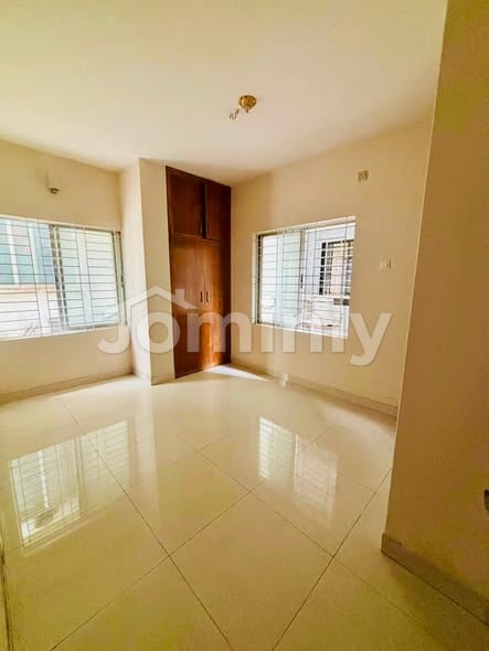 1425 SQ FT North-Facing Ready Apartment for Sale at Kalachandpur Road | Near Gulshan-2, Baridhara Diplomatic Zone & United Hospital | 3rd Floor with 3 Beds, 4 Baths, Titas Gas, and Parking - 2