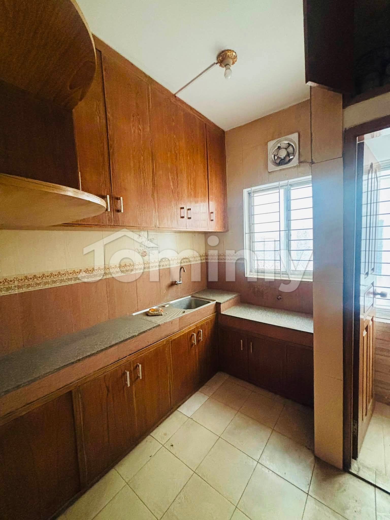 1425 SQ FT North-Facing Ready Apartment for Sale at Kalachandpur Road | Near Gulshan-2, Baridhara Diplomatic Zone & United Hospital | 3rd Floor with 3 Beds, 4 Baths, Titas Gas, and Parking - 4
