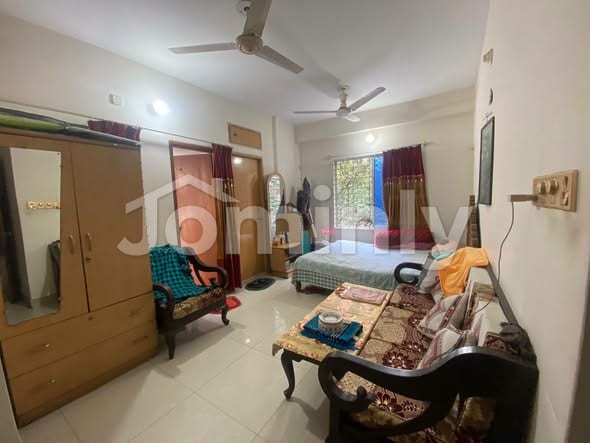 1250 SQ FT North-Facing Budget-Friendly Ready Apartment for Sale in Agargaon 60 Feet Road | 3rd Floor with 3 Beds, 3 Baths, Titas Gas, and Lift - 4