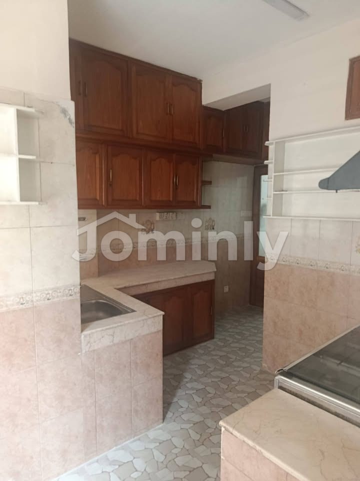 5336 SQ FT South-West Facing Luxury Single-Unit Lake View Apartment for Sale | Gulshan 2 | 4 Beds, 5 Baths, Rooftop Gym, Hall Room, and 2 Car Parkings - 4