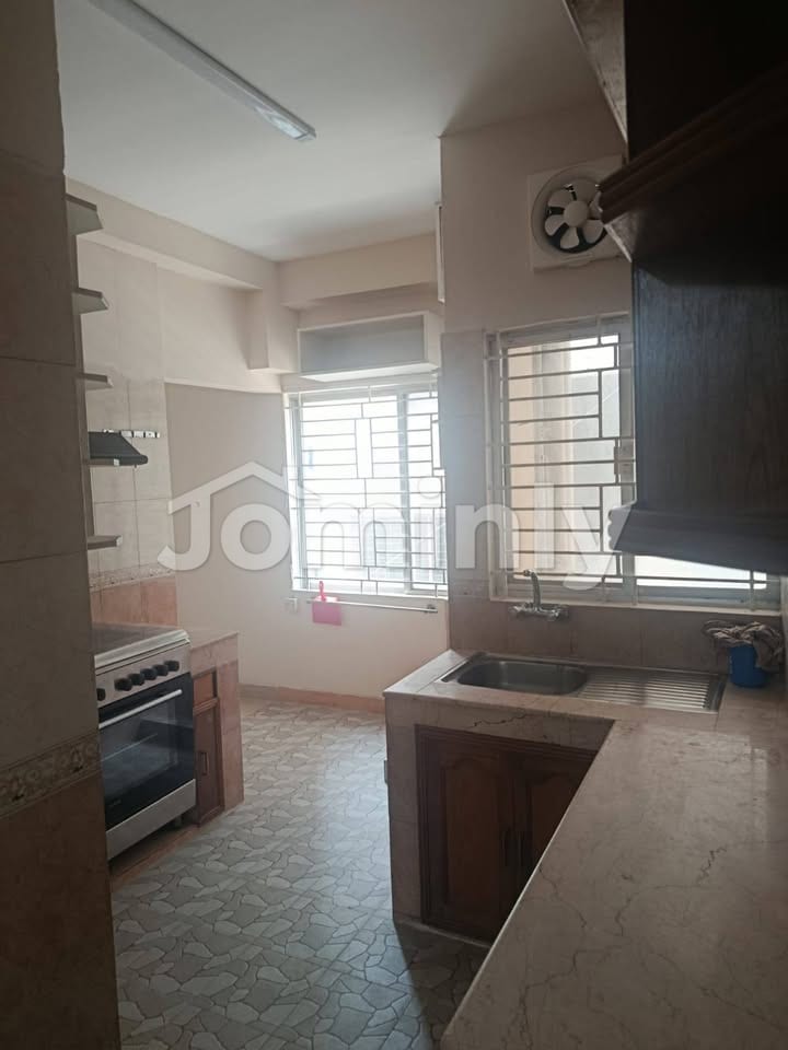 5336 SQ FT South-West Facing Luxury Single-Unit Lake View Apartment for Sale | Gulshan 2 | 4 Beds, 5 Baths, Rooftop Gym, Hall Room, and 2 Car Parkings - 5