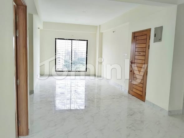 1550 SQ FT Ready Single-Unit Top-Floor Apartment for Sale | Block-L, Bashundhara R/A | Level-7 (Top Floor) with Lift, Generator, and 24-Hour Security