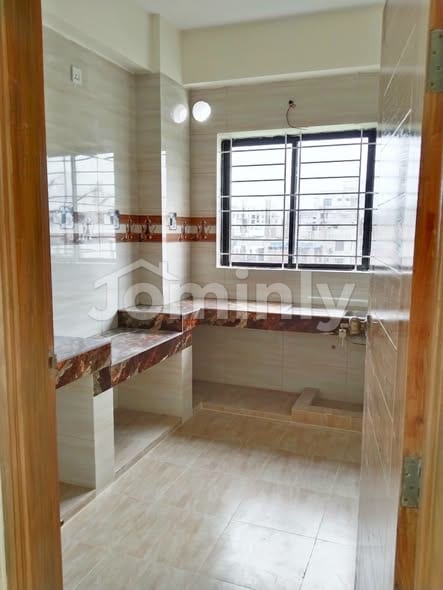 1550 SQ FT Ready Single-Unit Top-Floor Apartment for Sale | Block-L, Bashundhara R/A | Level-7 (Top Floor) with Lift, Generator, and 24-Hour Security - 3