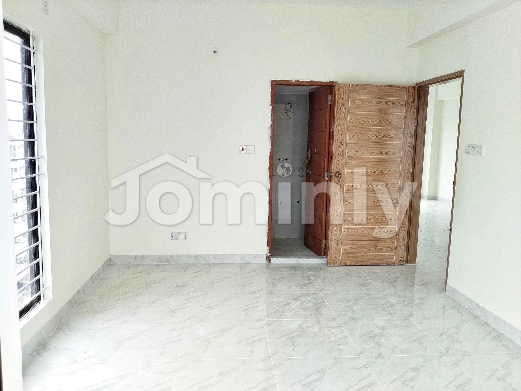 1550 SQ FT Ready Single-Unit Top-Floor Apartment for Sale | Block-L, Bashundhara R/A | Level-7 (Top Floor) with Lift, Generator, and 24-Hour Security - 4