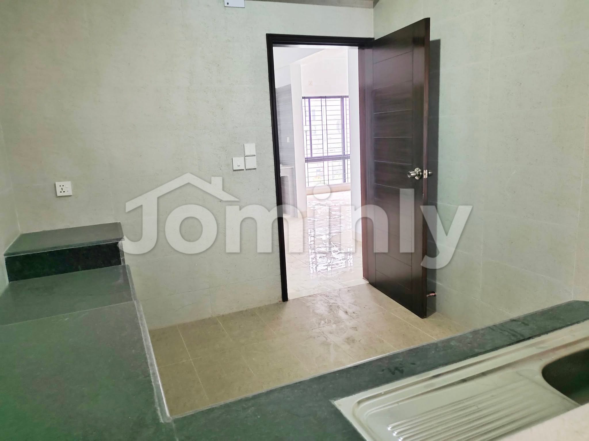 1889 SQ FT South-Facing Luxury Residential Apartment for Sale | Block-G, Bashundhara R/A | B2 & B5 Floor Position with Lift, Generator, and Modern Community Amenities - 4