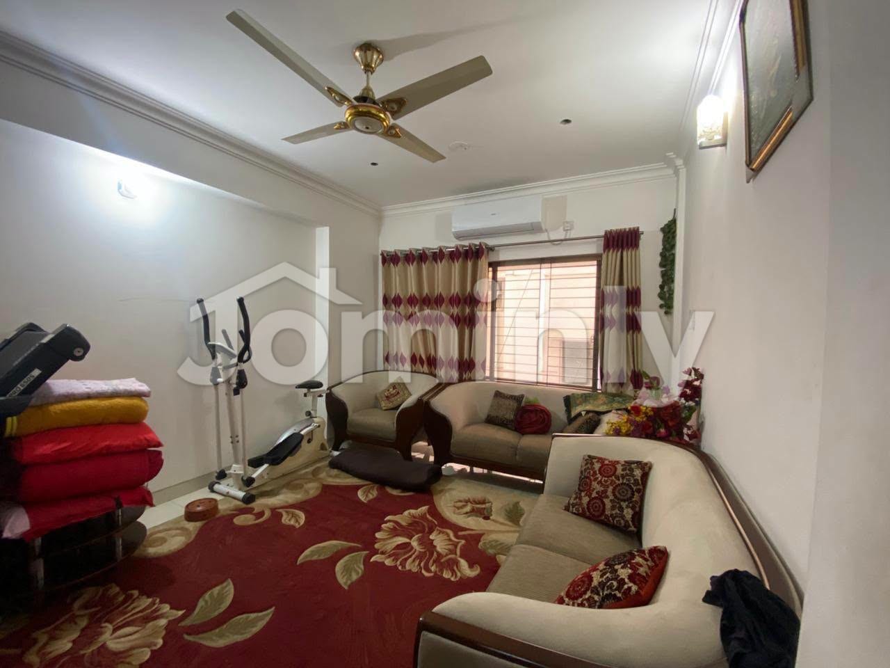 1826 SQ FT Used North-Facing Single-Unit Residential Apartment for Sale | Uttara | 4th Floor (৫ তলা) with 3 Beds, 4 Baths, Lift, and Parking