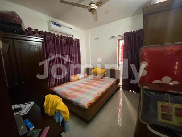 1826 SQ FT Used North-Facing Single-Unit Residential Apartment for Sale | Uttara | 4th Floor (৫ তলা) with 3 Beds, 4 Baths, Lift, and Parking - 4