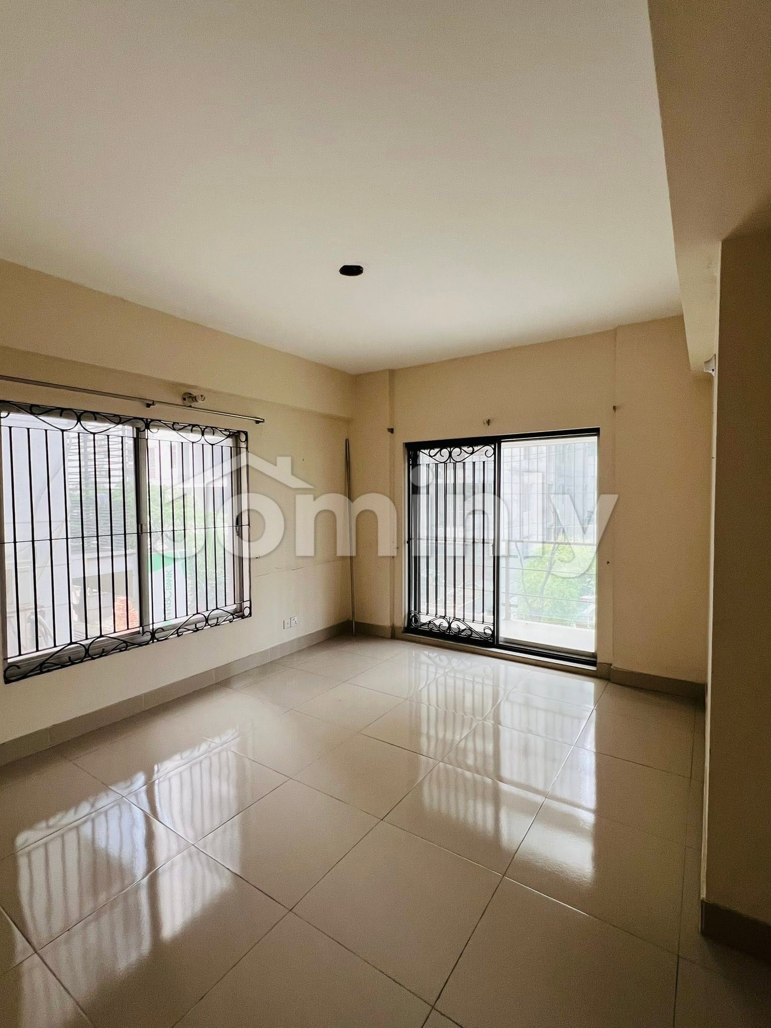 2200 SQFT Premium Single-Unit 1-Year Used Apartment for Sale | 3rd Floor (Level-2) | Block D, Road 1 (Beside Main Avenue), Bashundhara R/A |