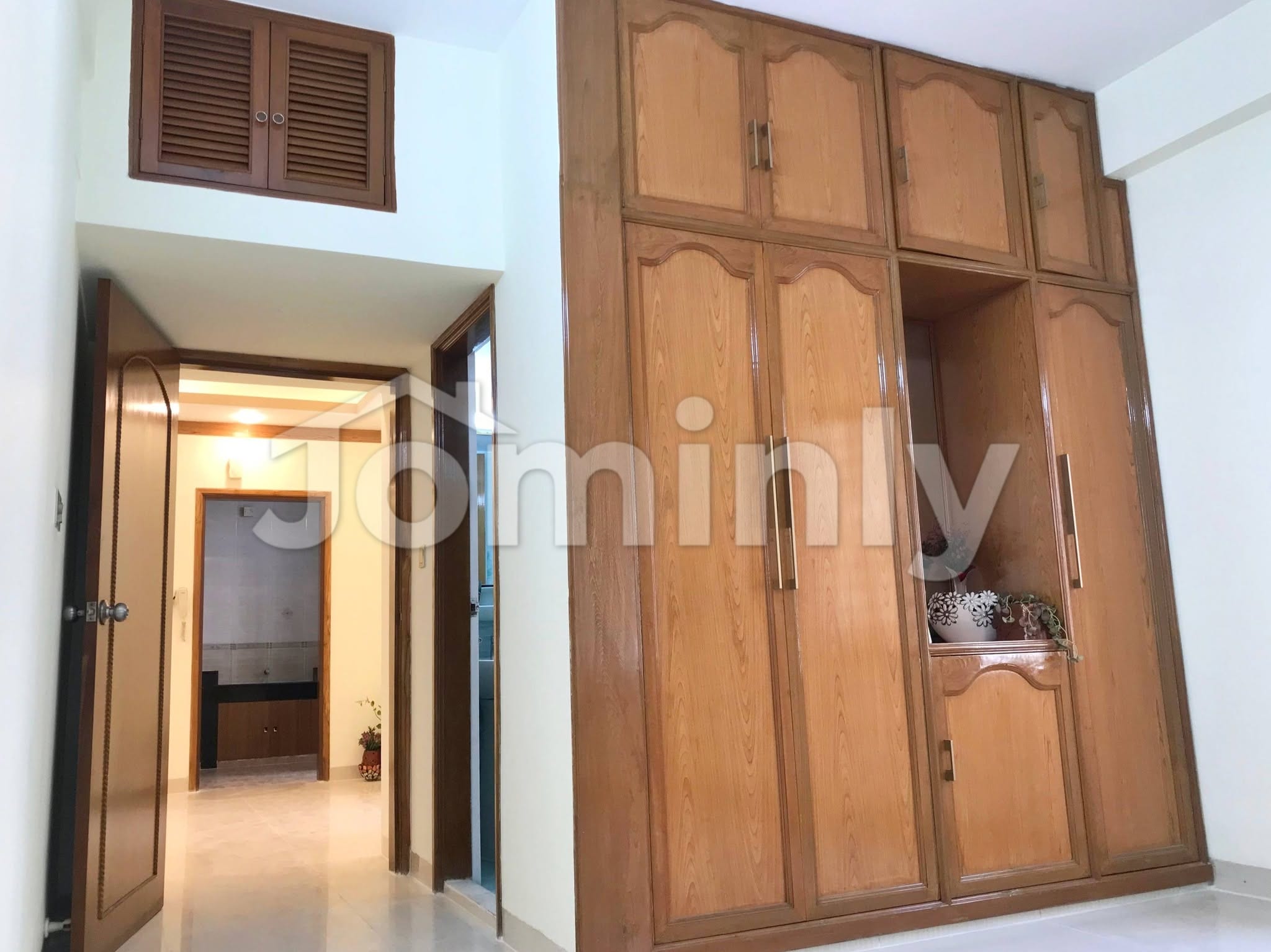 1524 SQ FT Used Corner East-Facing Ready Residential Apartment with High-Quality Interior for Sale | Block-F, Bashundhara R/A | Level-2 Floor Position with 3 Beds, 4 Baths, Lift, and Parking - 3