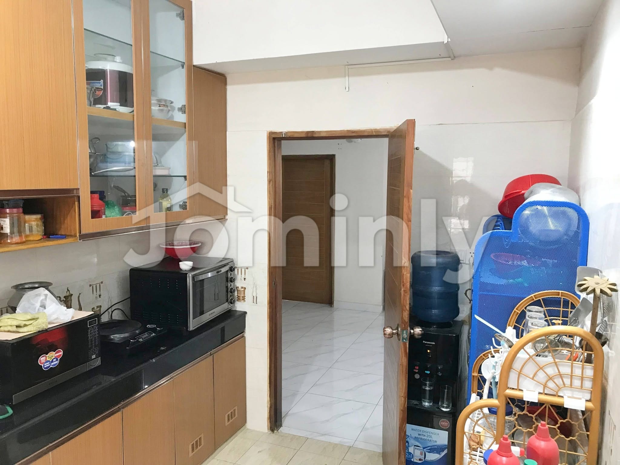 2190 SQ FT Almost-New South-Facing Single-Unit Residential Apartment for Sale | Block-I, Bashundhara R/A | 4th Floor (৫ তলা) with 3 Beds, 4 Baths, Lift, and Parking - 3