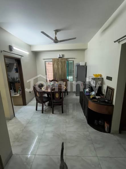 1275 SQ FT Used West-Facing Residential Apartment with High Land Value for Sale | Sector-7, Uttara | 1st Floor (২য় তলা) with 3 Beds, 3 Baths, Titas Gas, Lift, and Parking - 2