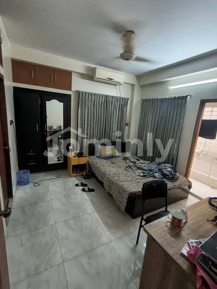 1275 SQ FT Used West-Facing Residential Apartment with High Land Value for Sale | Sector-7, Uttara | 1st Floor (২য় তলা) with 3 Beds, 3 Baths, Titas Gas, Lift, and Parking - 3