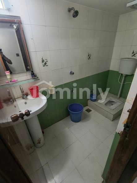 1275 SQ FT Used West-Facing Residential Apartment with High Land Value for Sale | Sector-7, Uttara | 1st Floor (২য় তলা) with 3 Beds, 3 Baths, Titas Gas, Lift, and Parking - 4